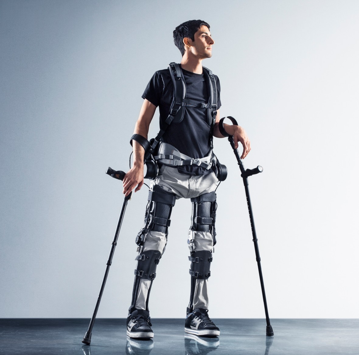 man met exoskelet